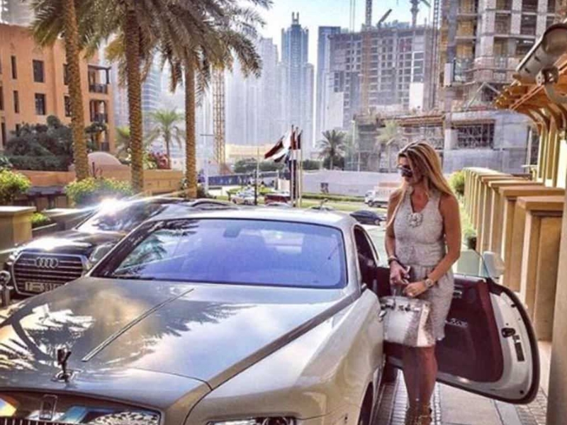 نادي السيارات الخارقة النسائي يجتمع لأول مرة في دبي